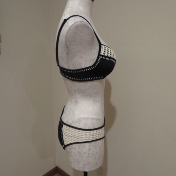 Victoria's Secret The Fabulous Surf crochet bikni - Picture 3 of 5